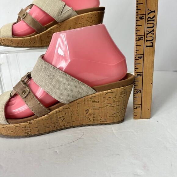 Skechers Sandals Women's 9 Tan Beige Comfort Platform Wedge Slip On Luxe Foam - Picture 11 of 14
